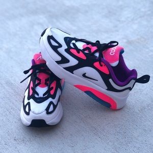 Kids Size 2Y Nike Air Max 200